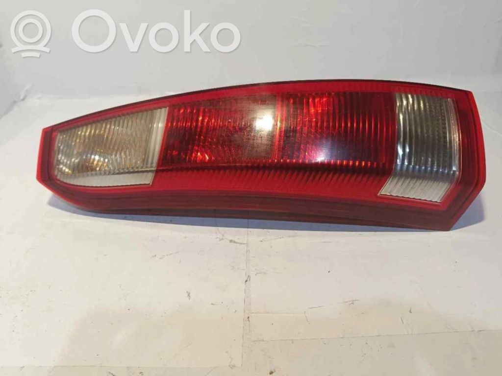Rear/tail lights   E22036