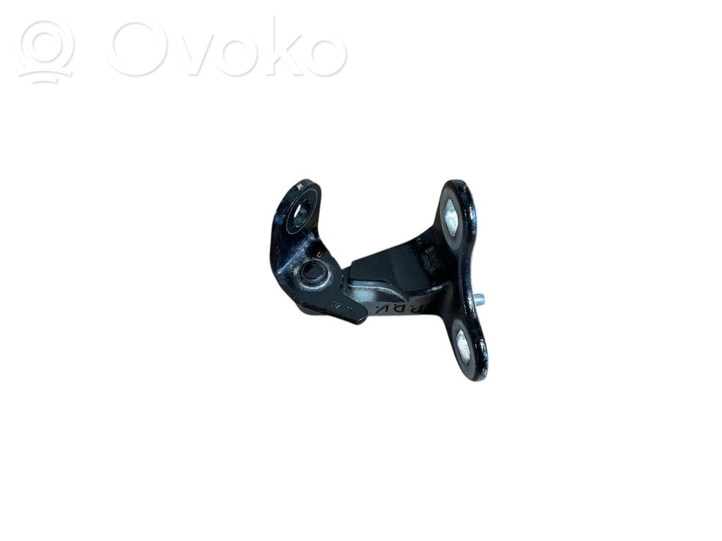 Front door lower hinge   TA111005A