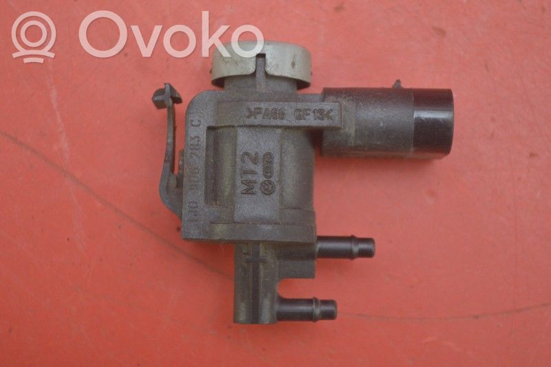 Audi A4 S4 B6 8E 8H Valvola di depressione