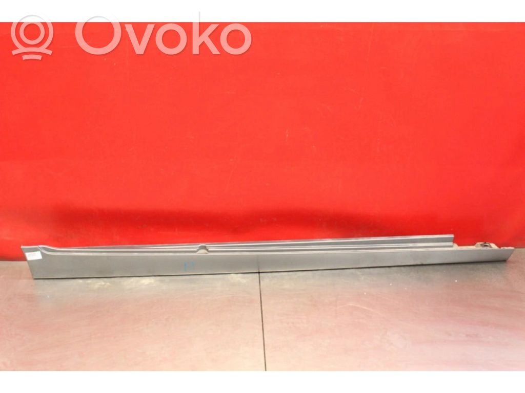 Front sill (body part)   7237066,7237066
