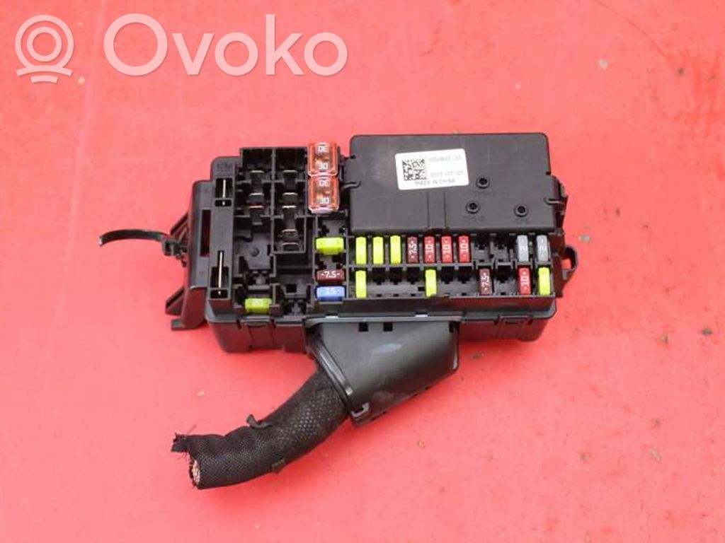 Opel Astra K Juego de caja de fusibles 