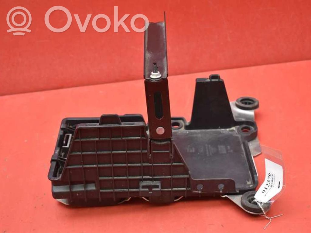 Ford Kuga I Vassoio scatola della batteria 