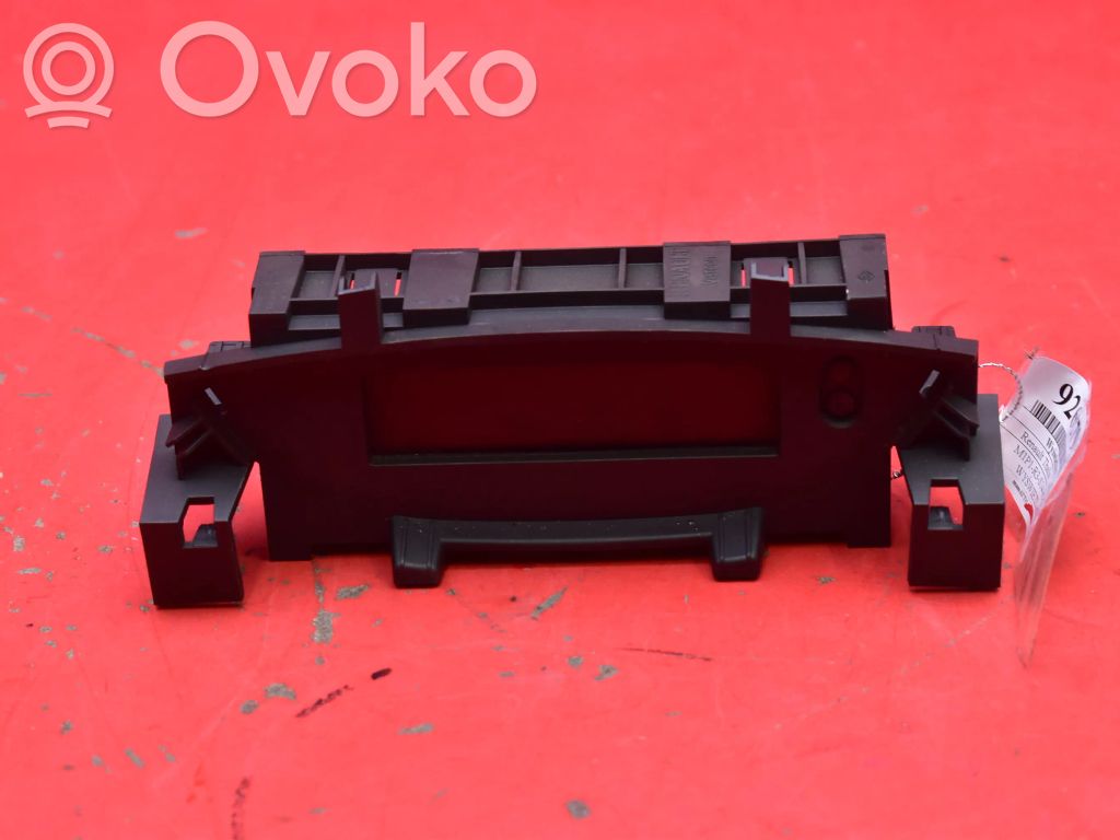 Renault Thalia I Radio/CD/DVD/GPS head unit 