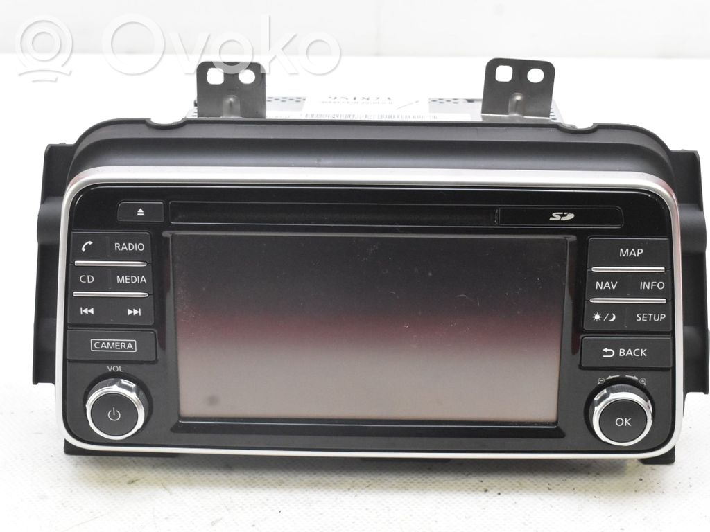 Nissan Micra C+C Radio/CD/DVD/GPS head unit 