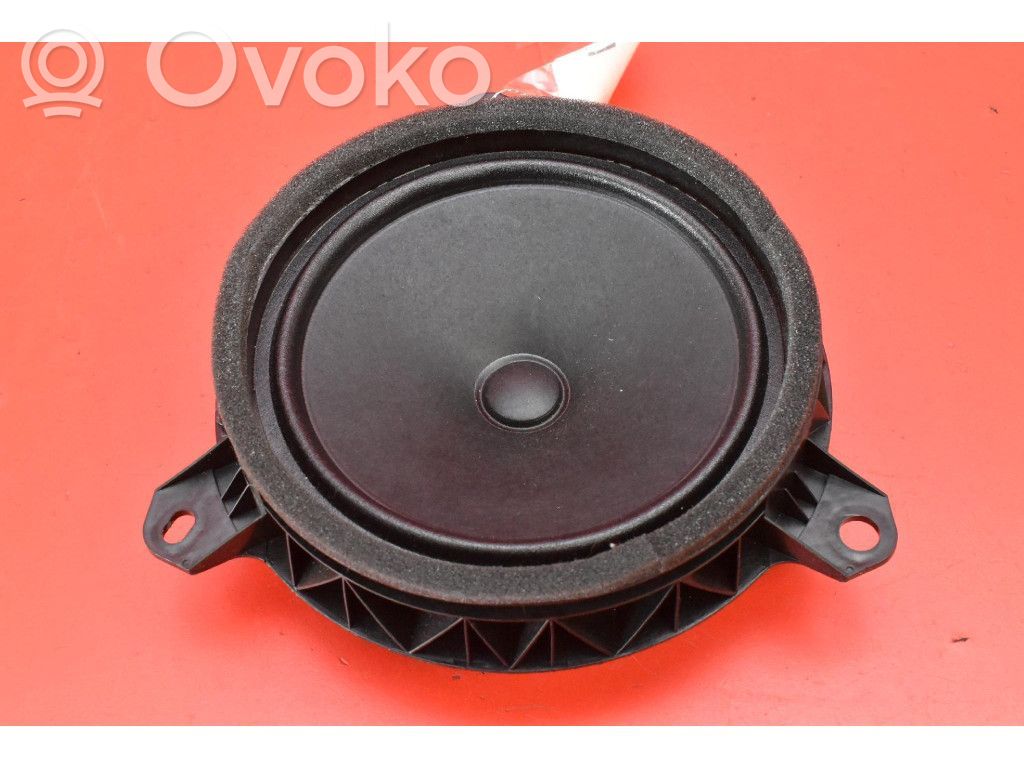 Toyota Yaris Subwoofer 