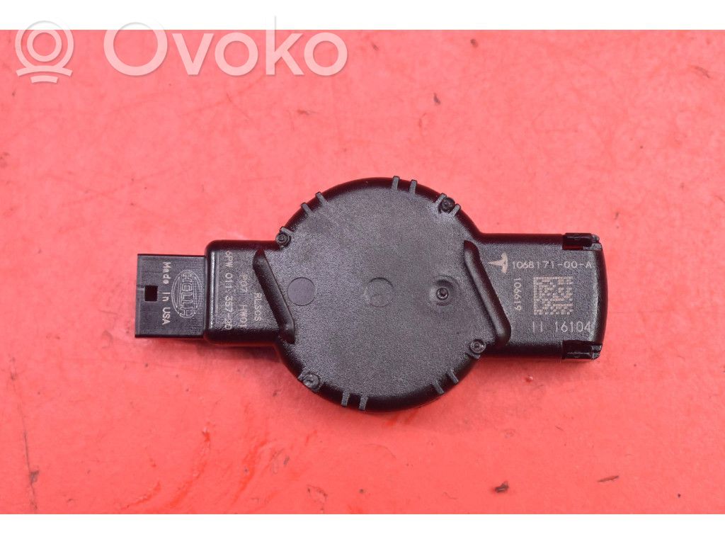 Tesla Model X Sensor