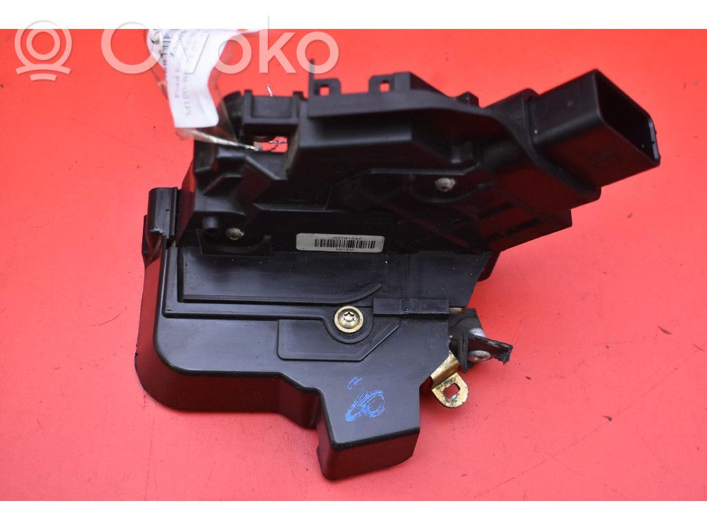 Ford Focus C-MAX Priekšpusē slēdzene 
