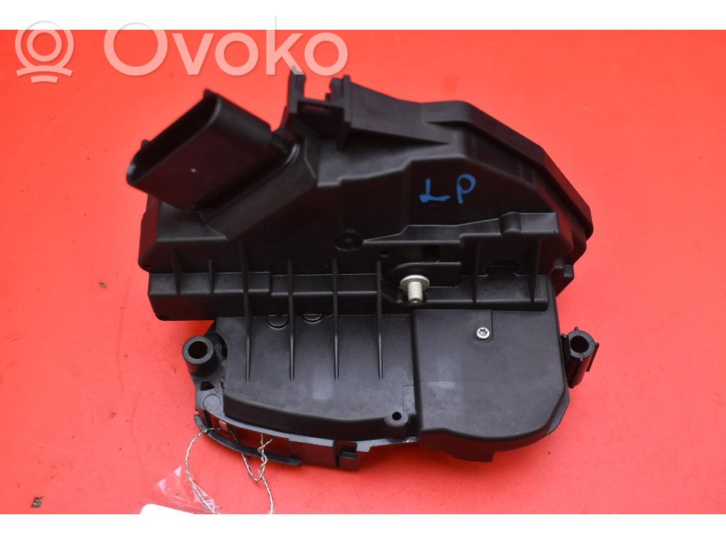 Ford Focus Priekšpusē slēdzene 
