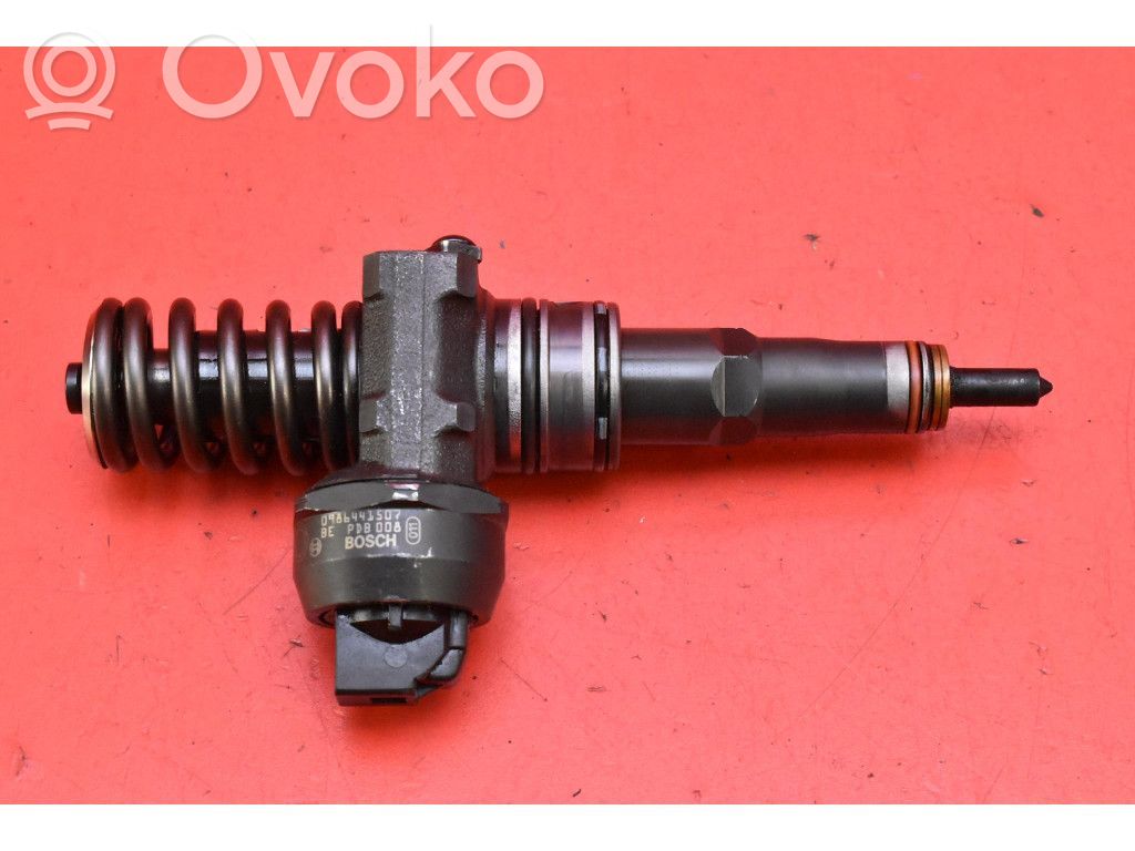 Volkswagen Golf IV Inyector de combustible 