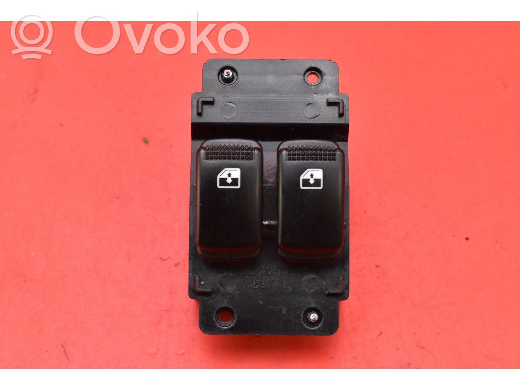 Hyundai i10 Electric window control switch 