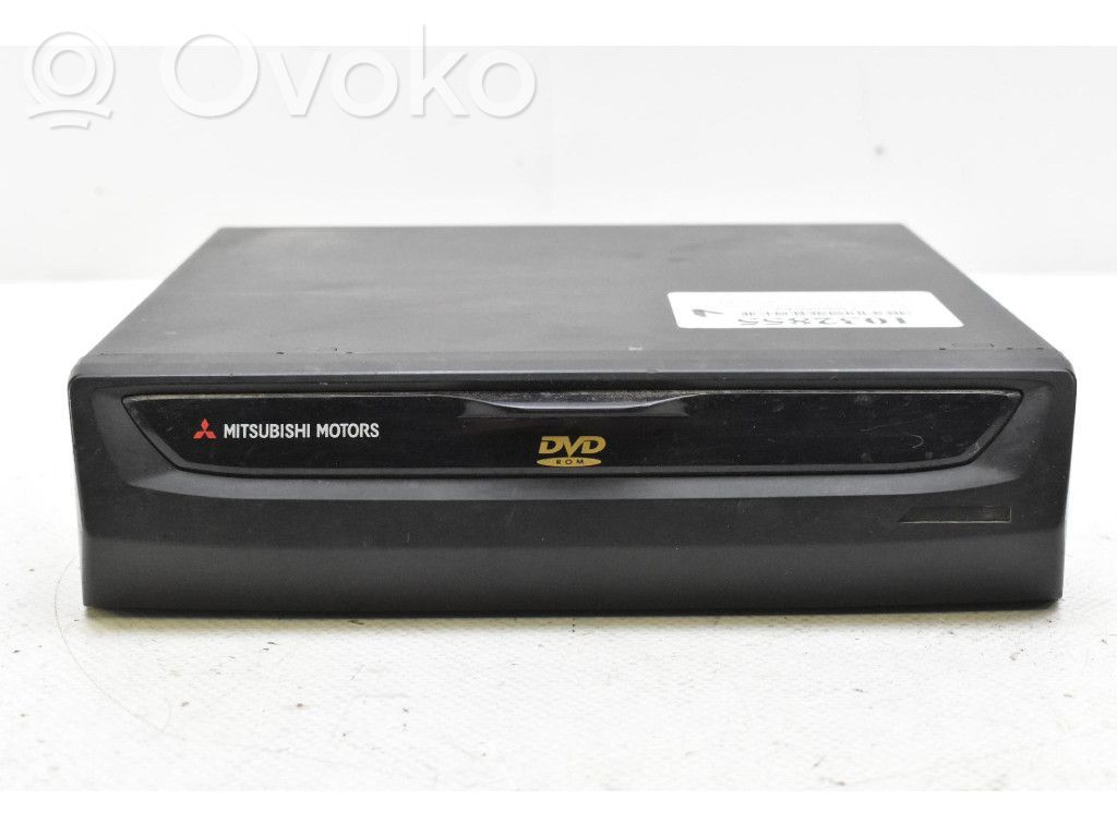 Mitsubishi Pajero Panel / Radioodtwarzacz CD/DVD/GPS 