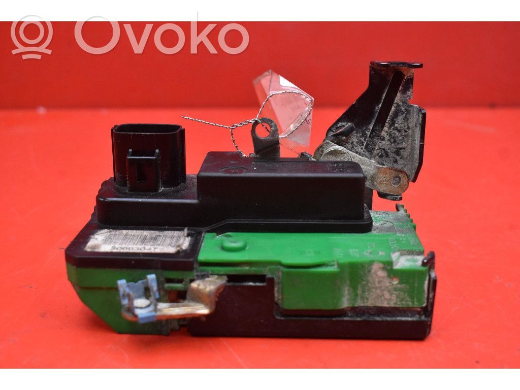 Volvo XC90 Front door lock 