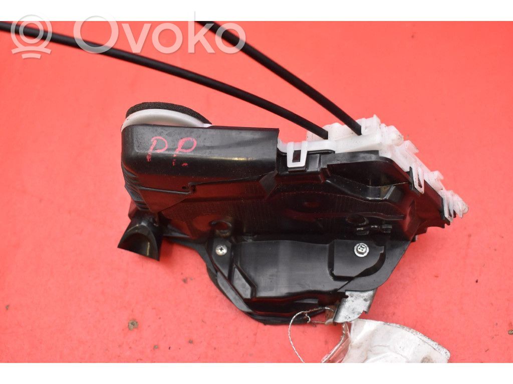Toyota Yaris Etuoven lukko 