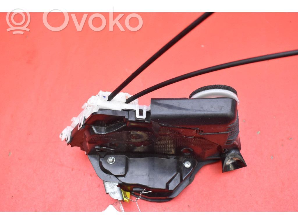 Toyota Yaris Zamek drzwi przednich 