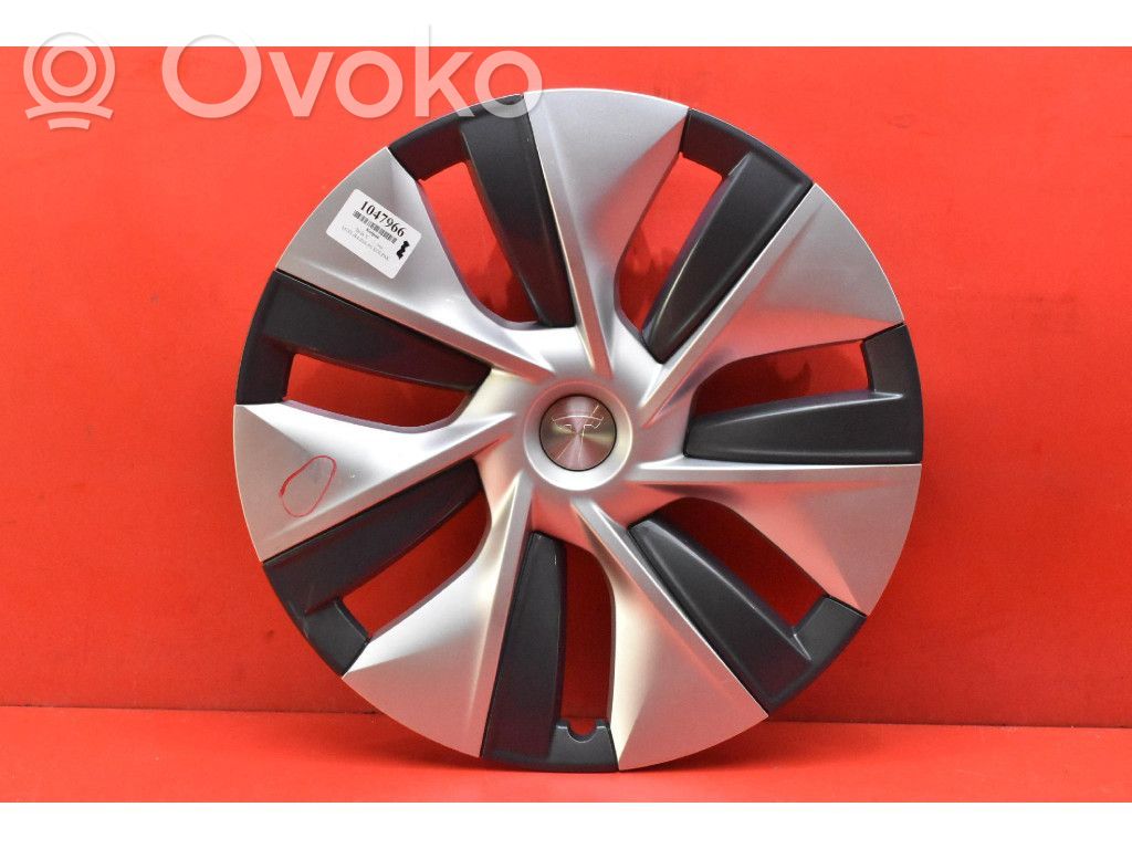 Tesla Model Y R17 riteņa dekoratīvais disks (-i) 