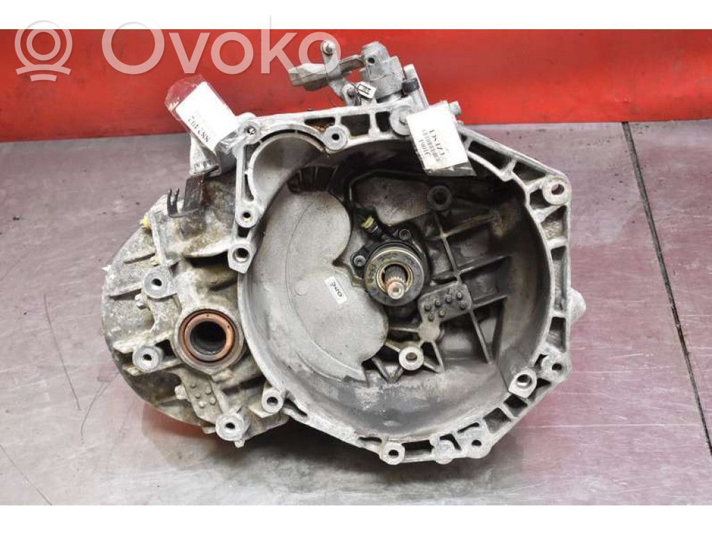 Opel Astra H Caja de cambios manual de 6 velocidades