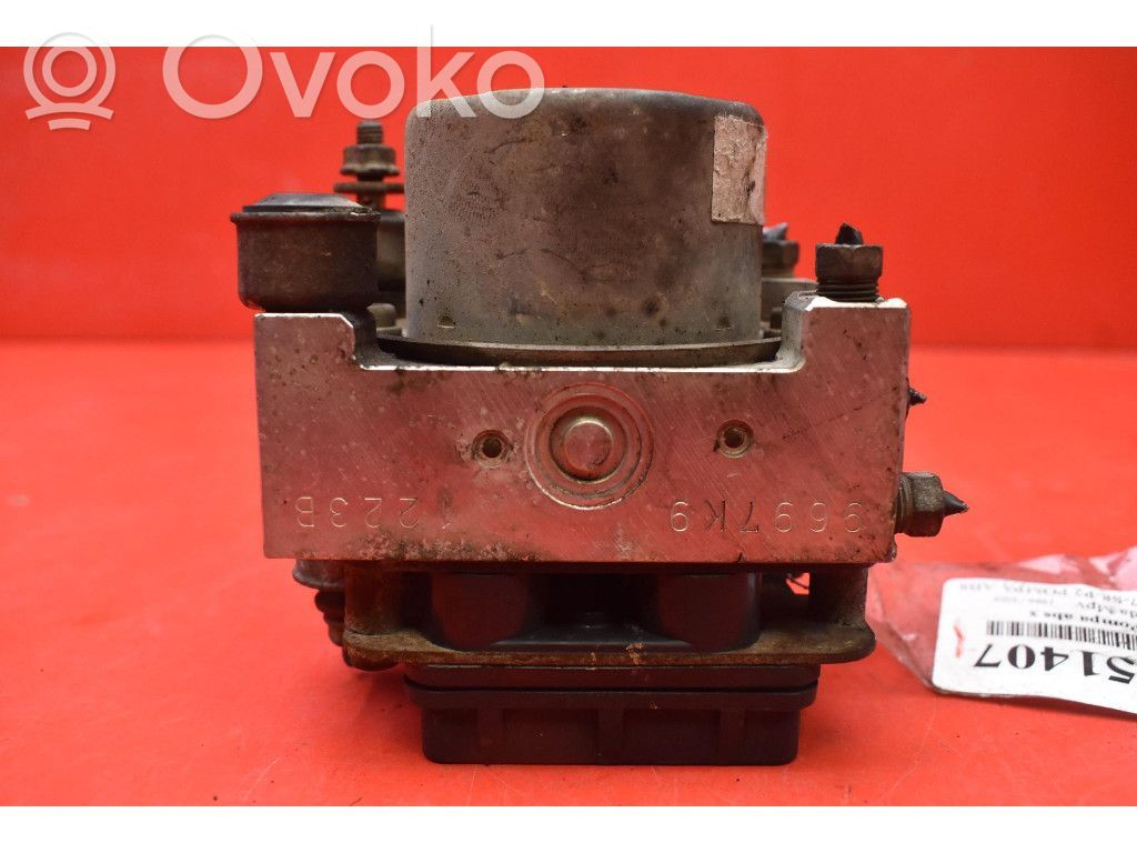 Mazda MPV II LW ABS Pump 