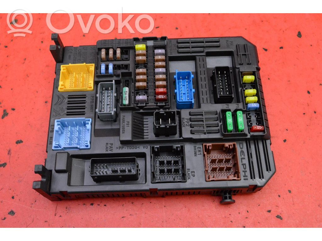 Audi 100 200 5000 C3 Fuse box set 
