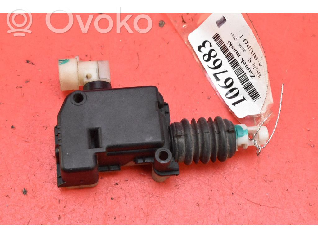 Tesla Model S Engine bonnet/hood lock/catch 