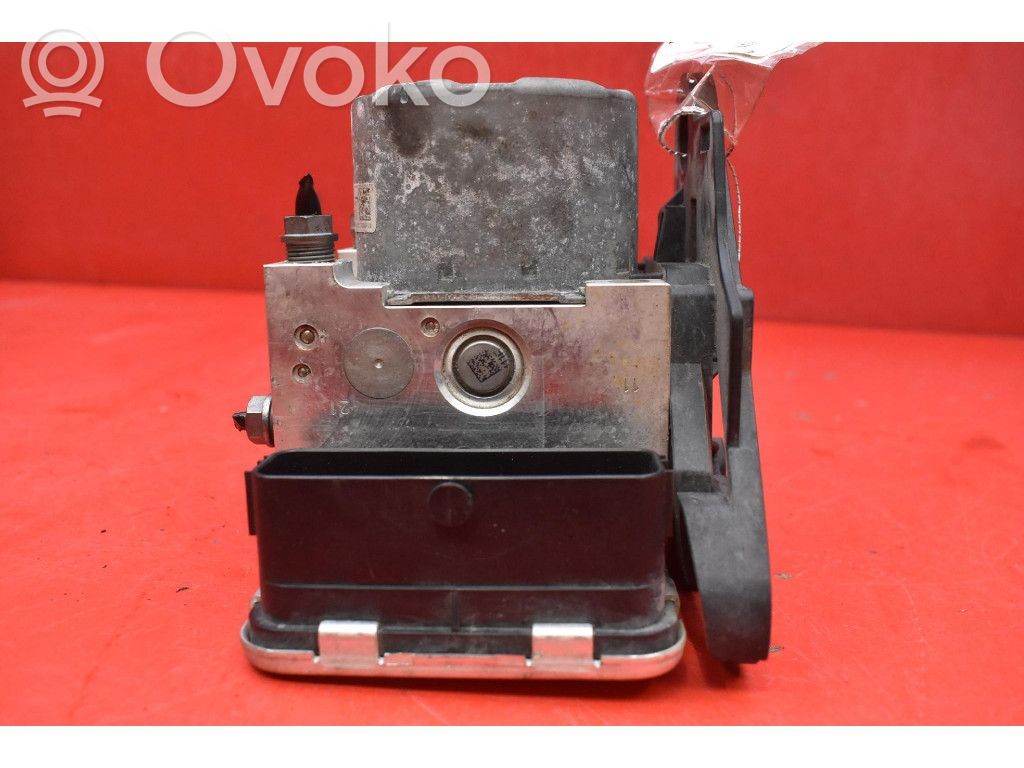 Volkswagen Golf Sportsvan ABS Pump 