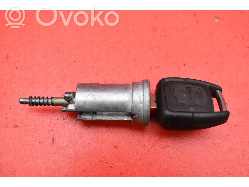 Opel Zafira A Užvedimo spynelė 