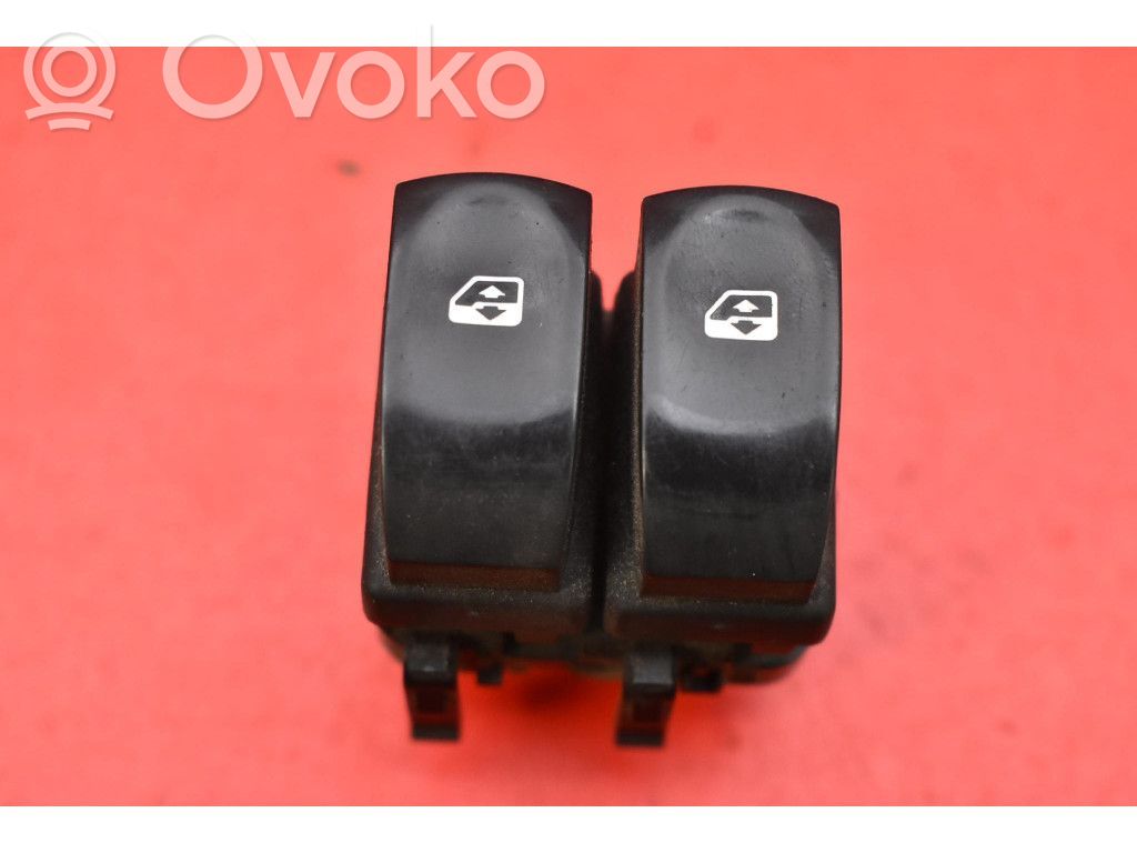 Renault Clio III Interrupteur commade lève-vitre 