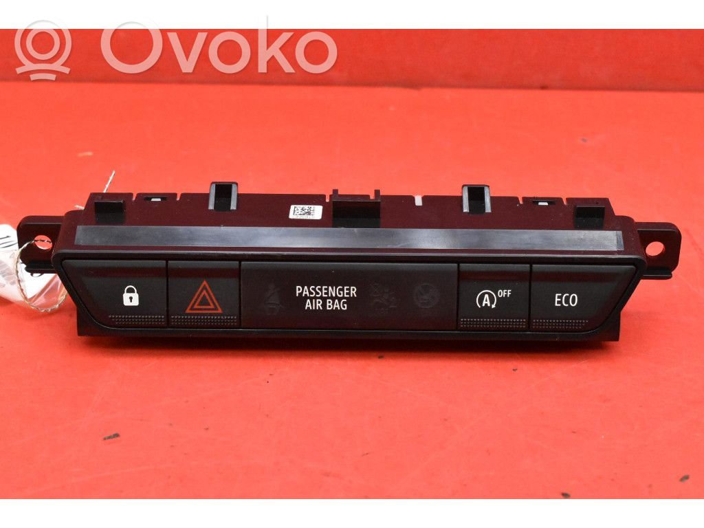 Dacia Sandero Hazard light switch 