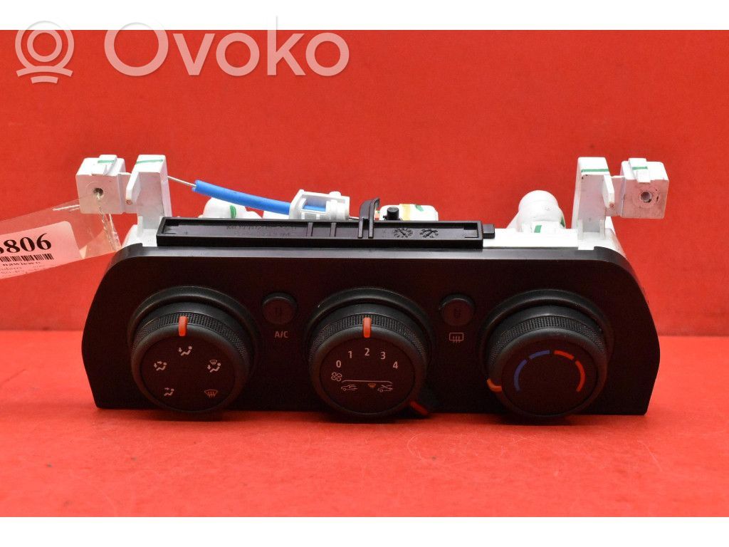 Dacia Sandero Climate control unit 
