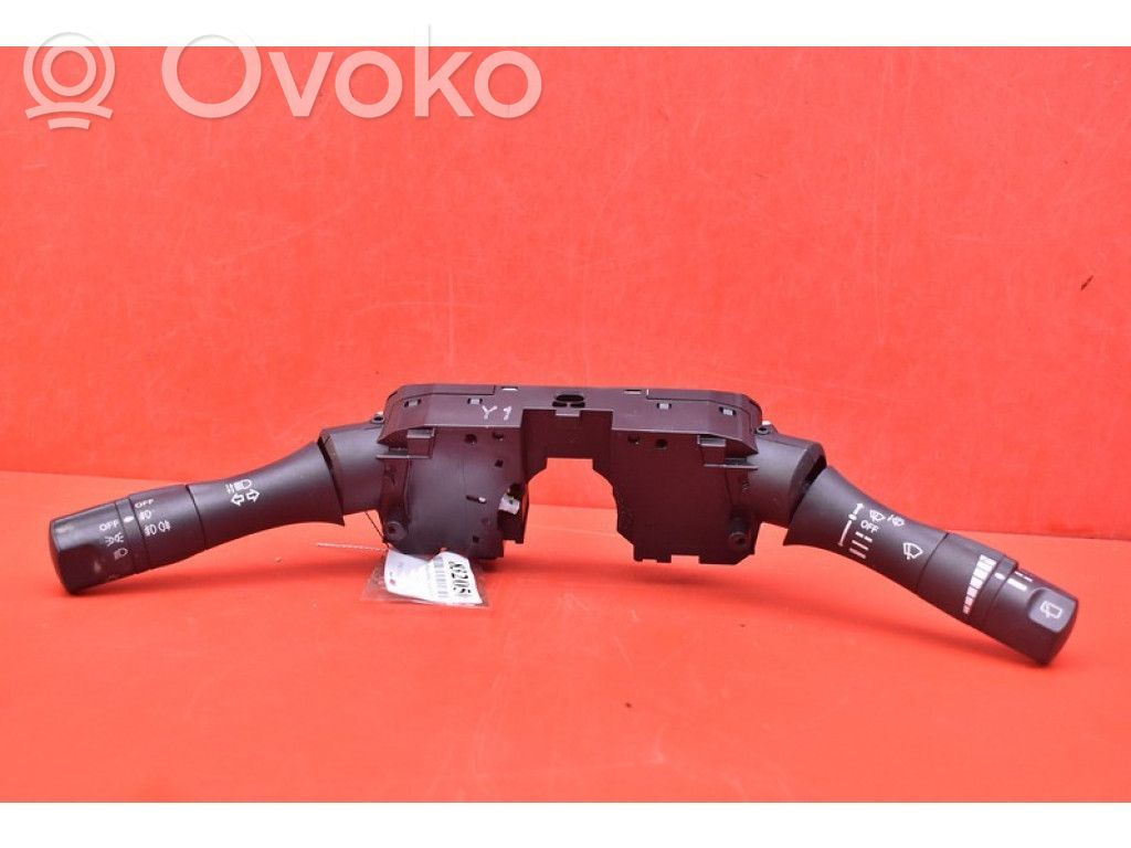 Nissan Juke I F15 Autres commutateurs / boutons / leviers