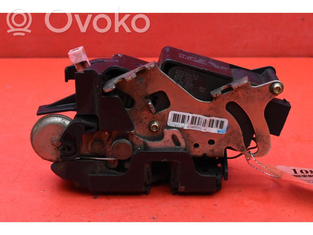 Mercedes-Benz Vaneo W414 Zamek drzwi przednich 
