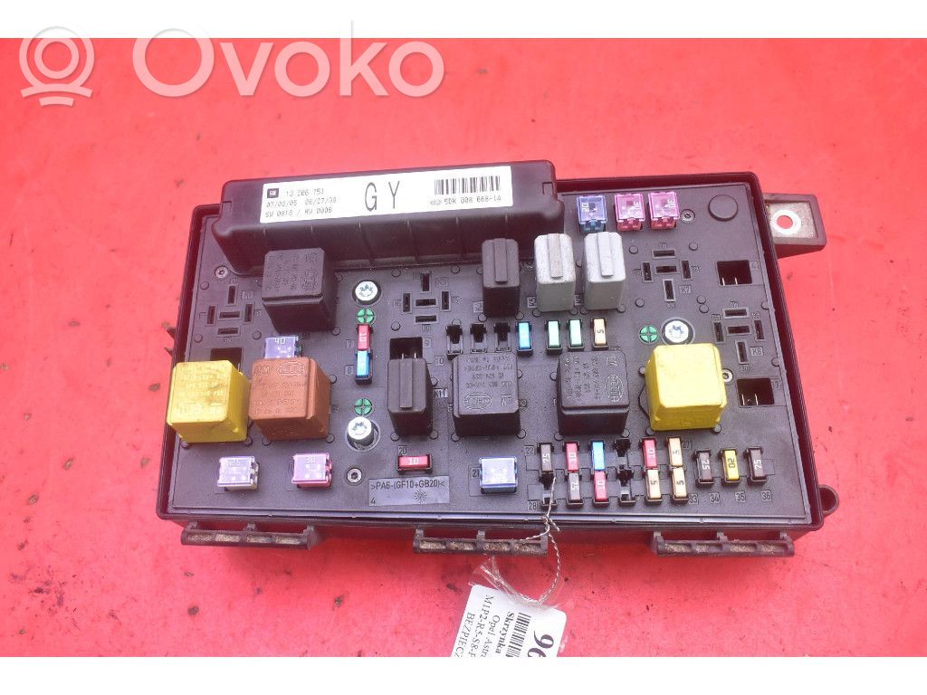 Opel Astra H Juego de caja de fusibles 