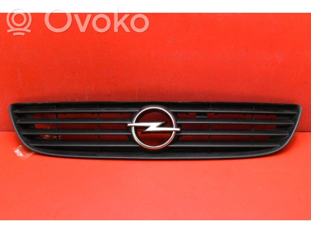 Opel Zafira A Etusäleikkö 