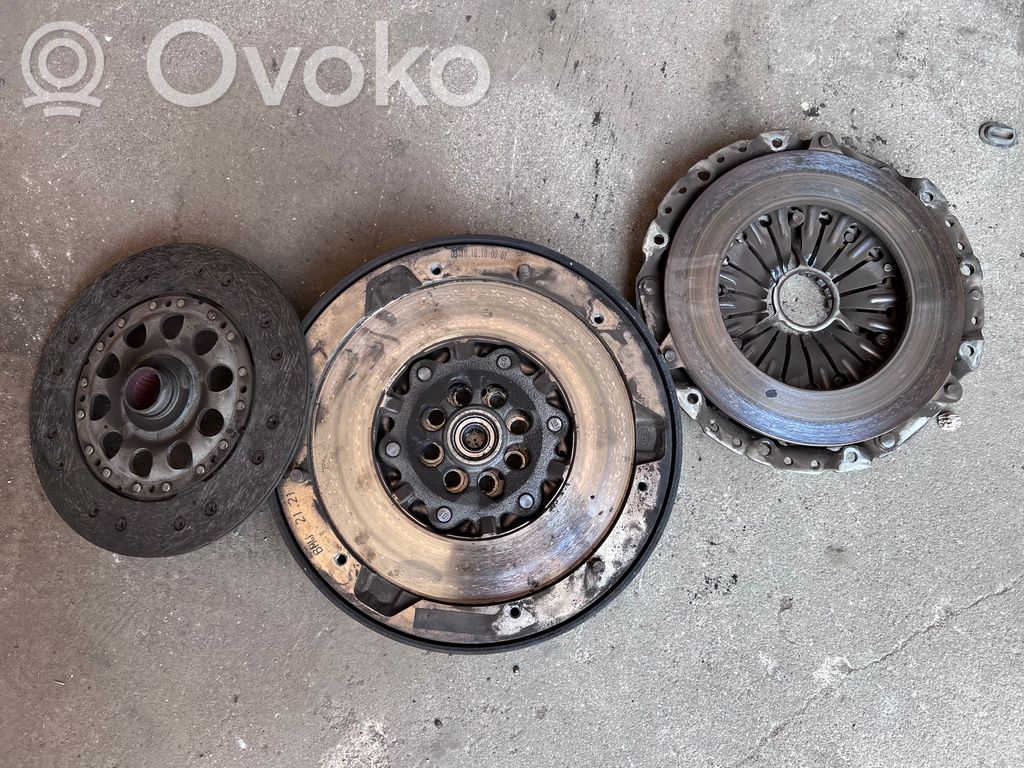 BMW 5 E60 E61 Sankabos komplektas 