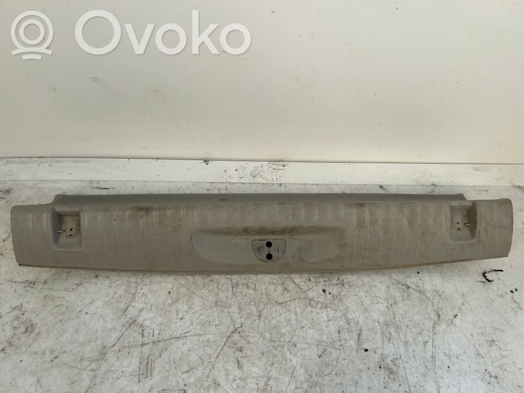 Protector del borde del maletero/compartimento de carga   5RH96PD2AC