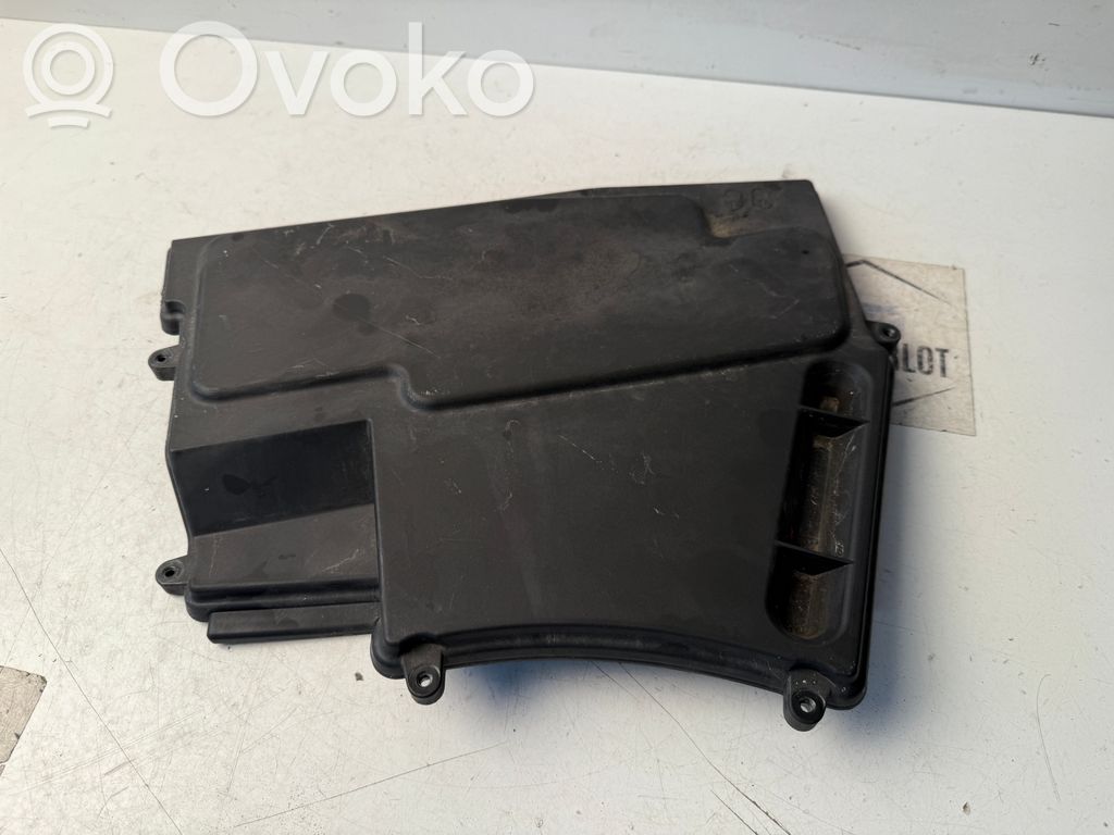 Fuse box cover   7520899