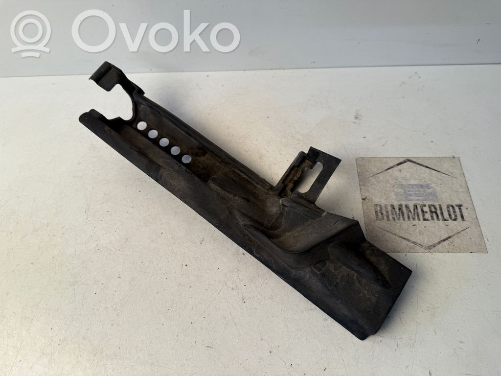 Muu moottoritilan osa   6939721
