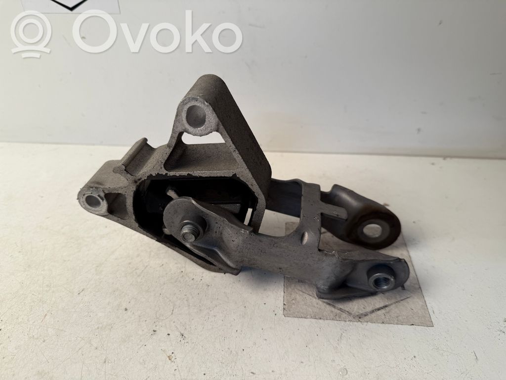 Mercedes-Benz CLA C117 X117 W117 Engine mount bracket 