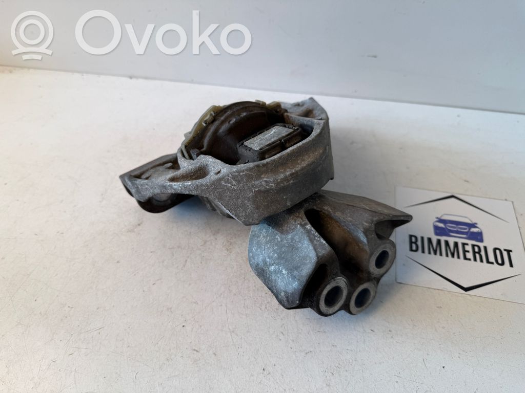 Ford Turneo Courier Dzinēja spilvens 