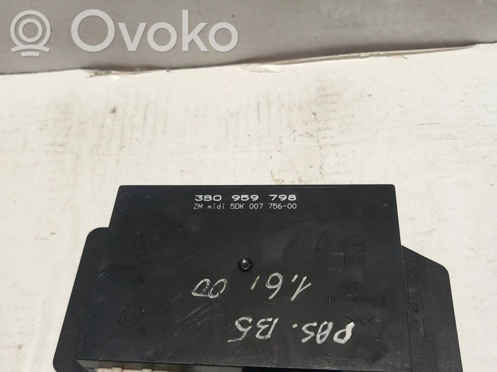 Volkswagen PASSAT B5 Module confort 