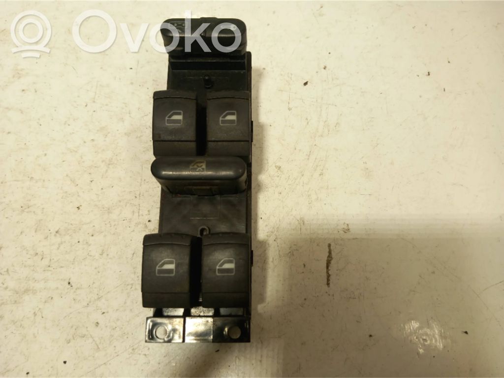 Volkswagen PASSAT B5.5 Electric window control switch 