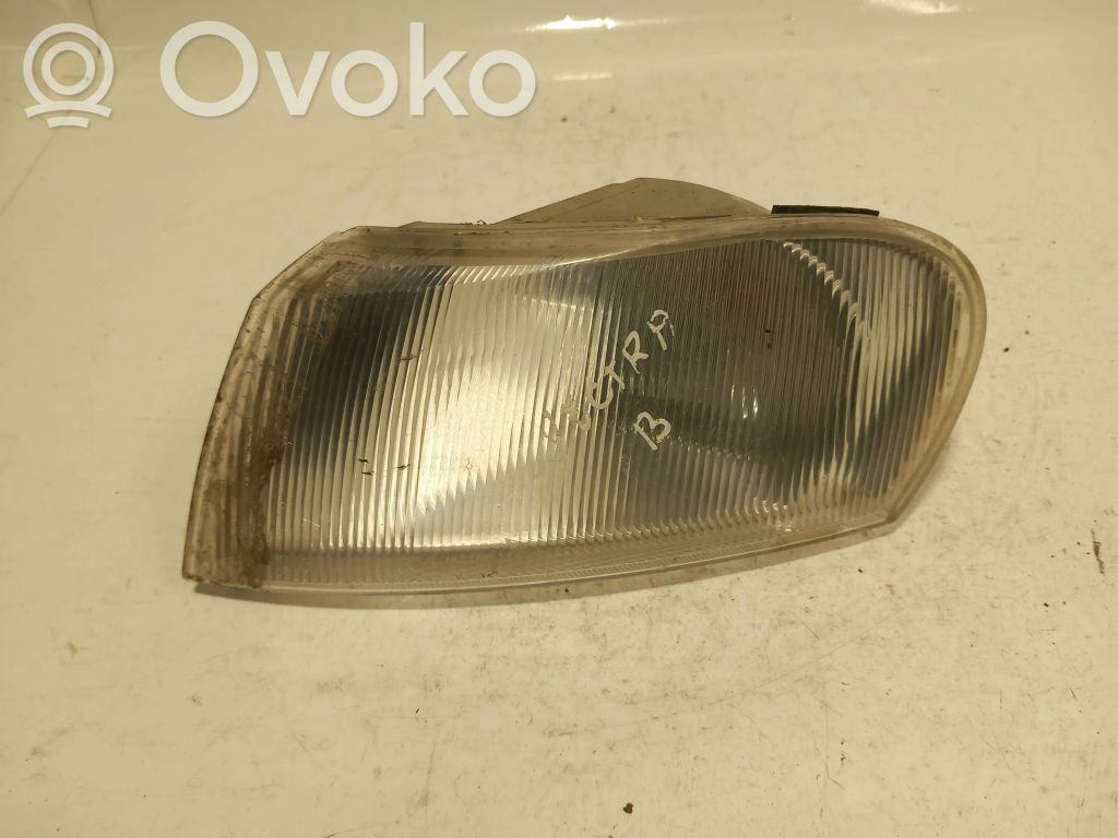 Front indicator light   E94011