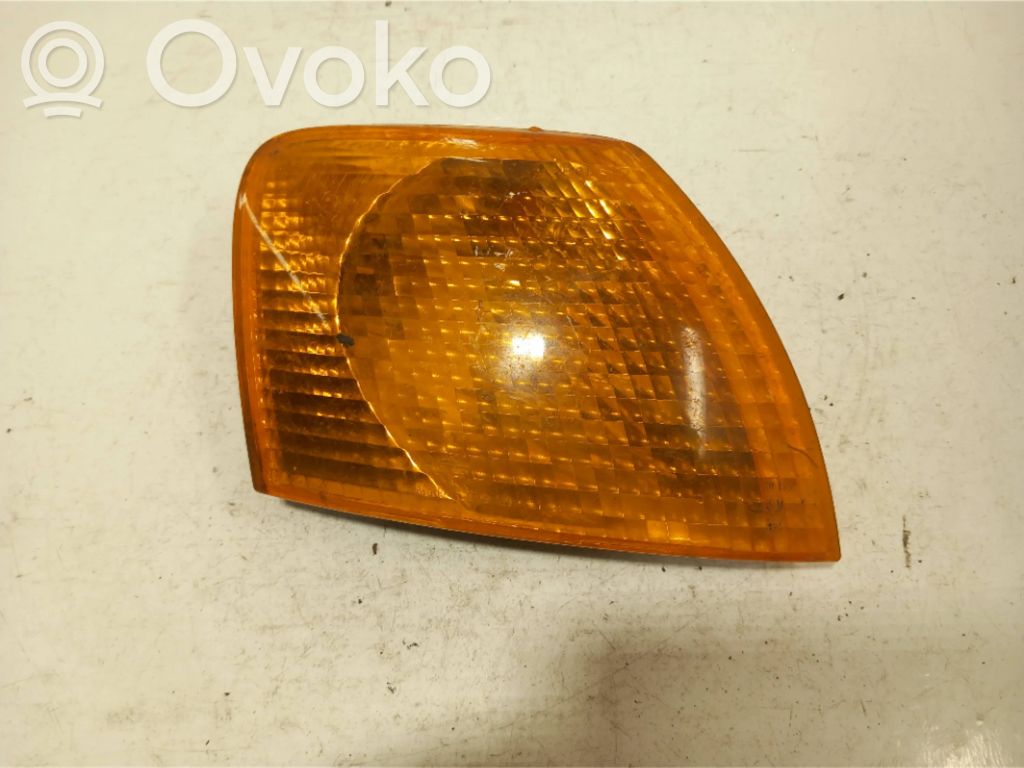 Volkswagen PASSAT B5 Front indicator light 