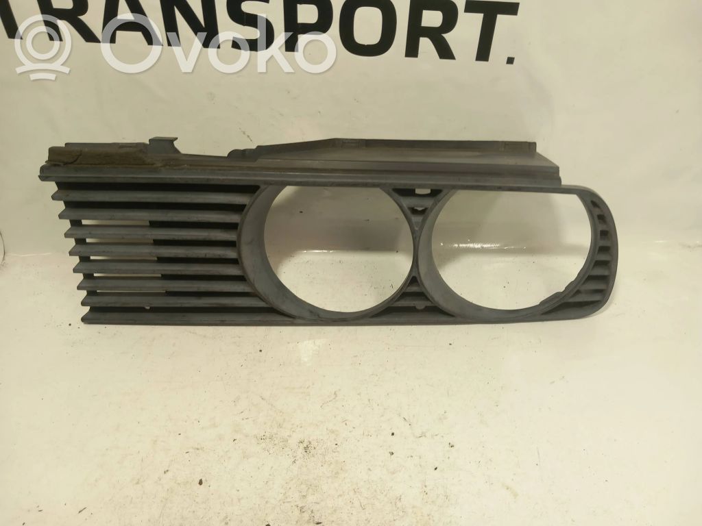 Front grill   18760910