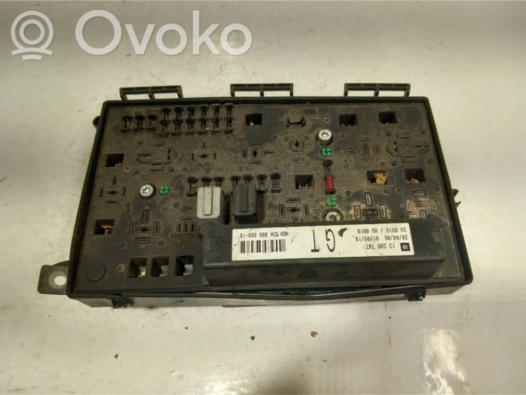 Opel Zafira B Módulo de fusible 