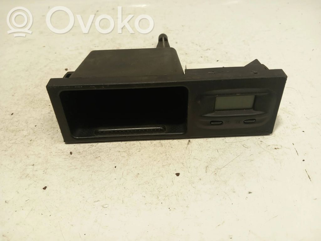 Mazda 323 F Screen/display/small screen 
