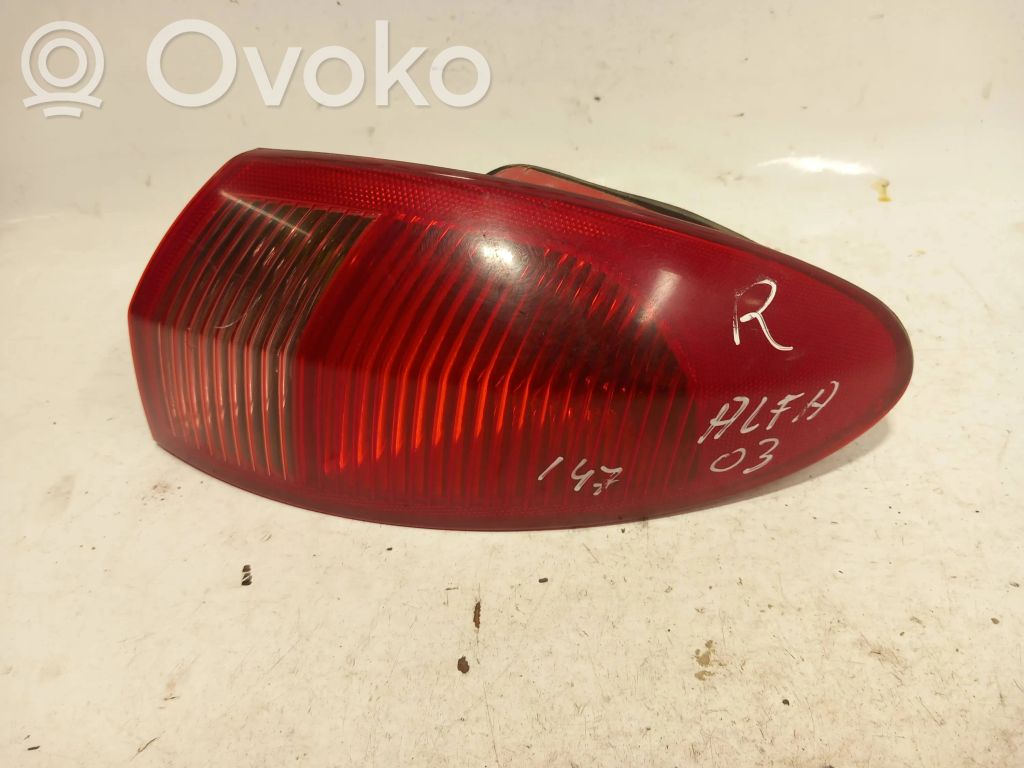 Alfa Romeo 147 Aizmugurējais lukturis virsbūvē 