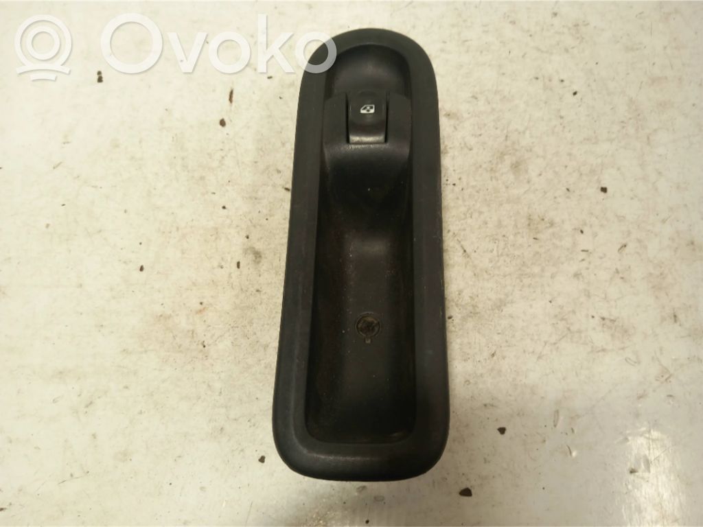 Renault Clio III Electric window control switch 