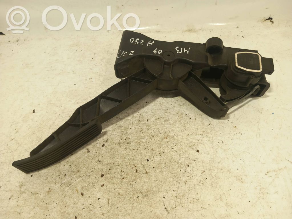 Mercedes-Benz A W169 Pedał gazu / przyspieszenia 
