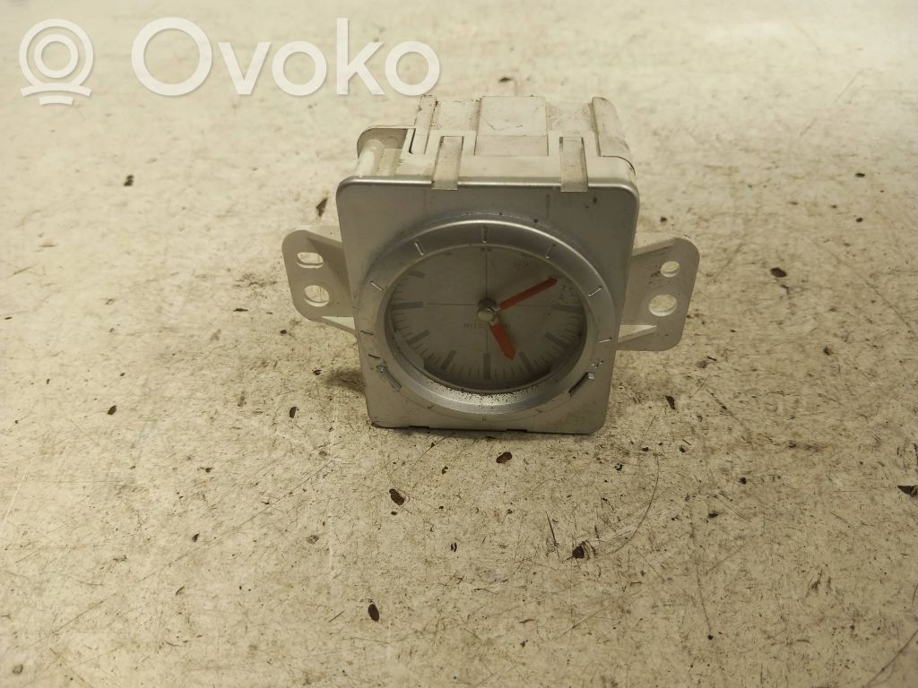 Mitsubishi Outlander Reloj 