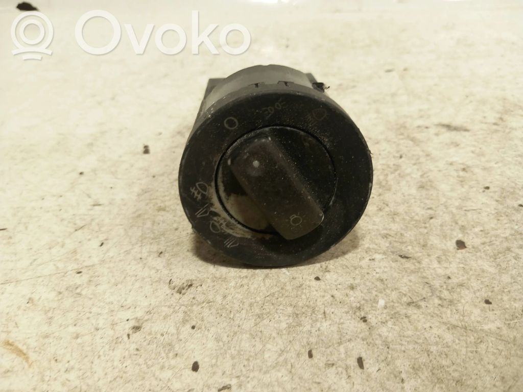 Interruptor de luz   8E0941531A,04053520
